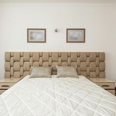 Hotel Krone A Family Hotel Near Igi Airport Delhi New Delhi Bagian luar foto