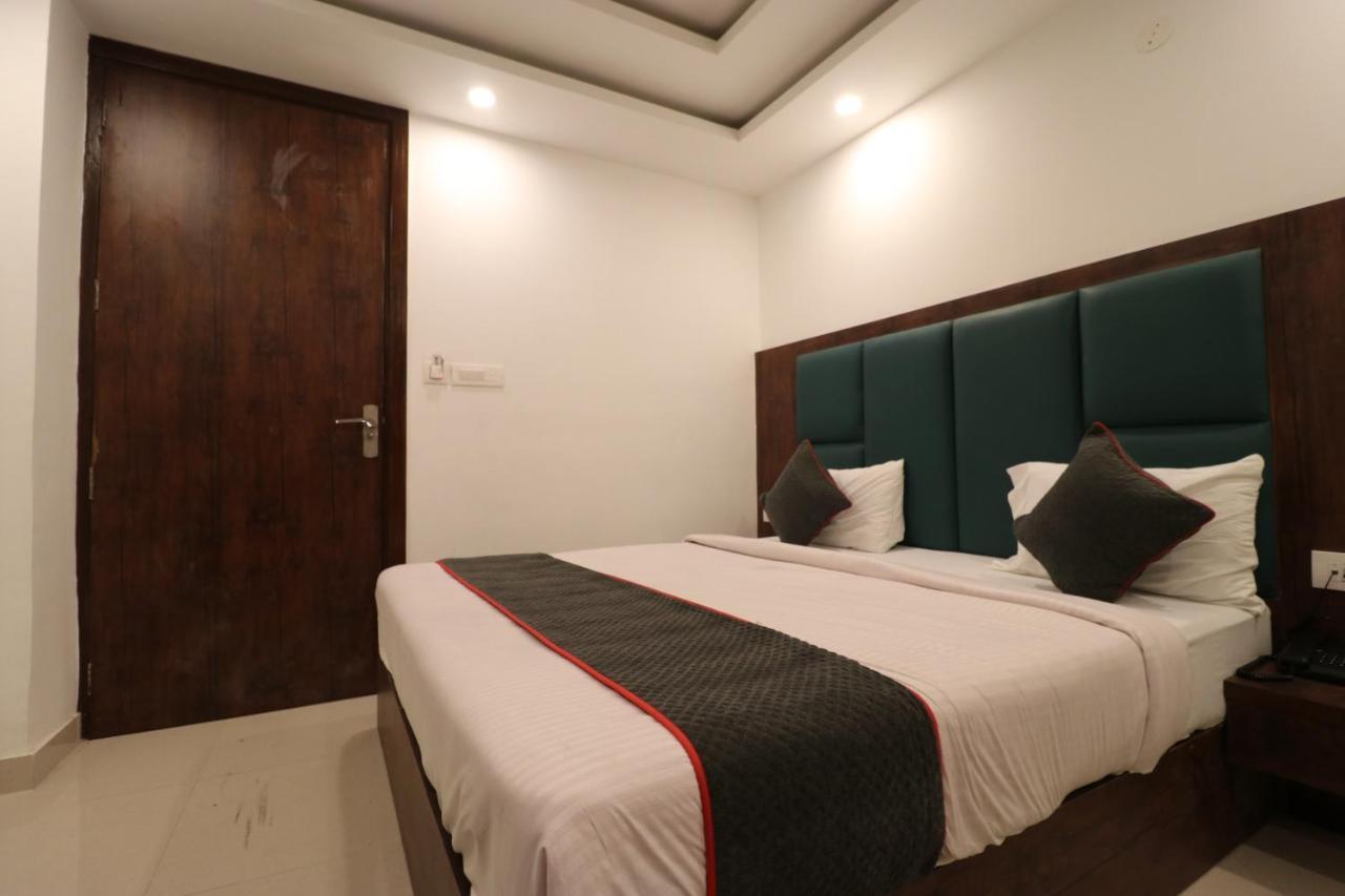 Hotel Krone A Family Hotel Near Igi Airport Delhi New Delhi Bagian luar foto