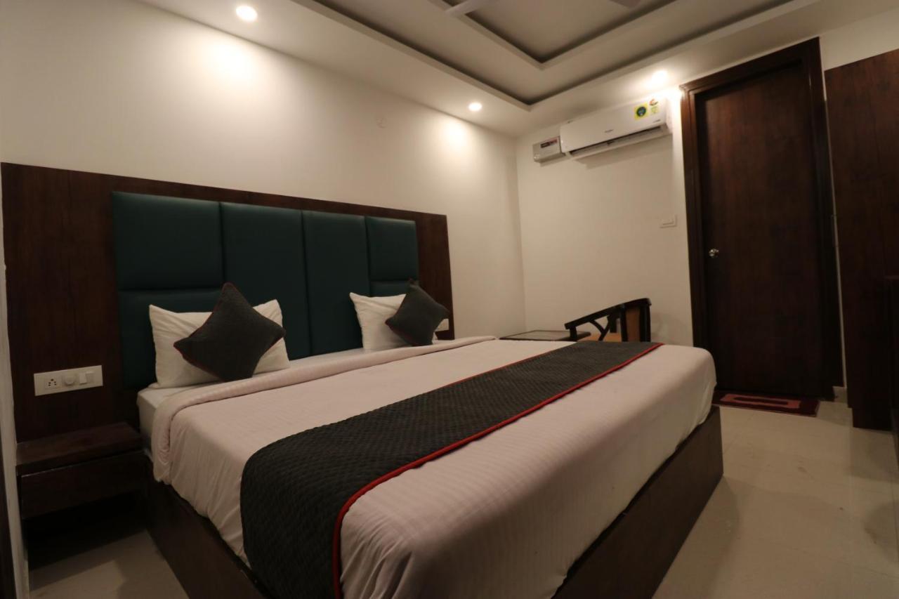 Hotel Krone A Family Hotel Near Igi Airport Delhi New Delhi Bagian luar foto