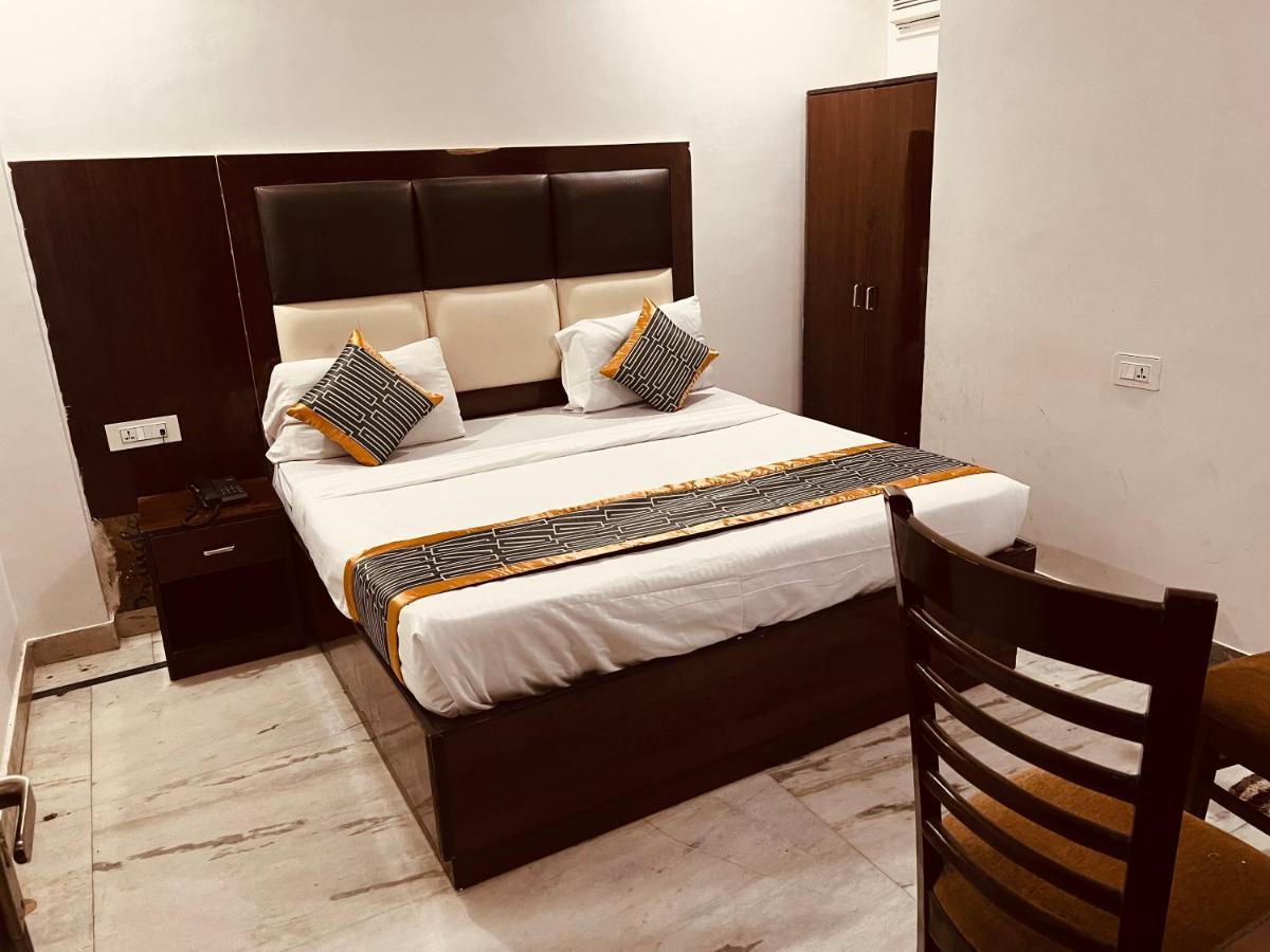 Hotel Krone A Family Hotel Near Igi Airport Delhi New Delhi Bagian luar foto