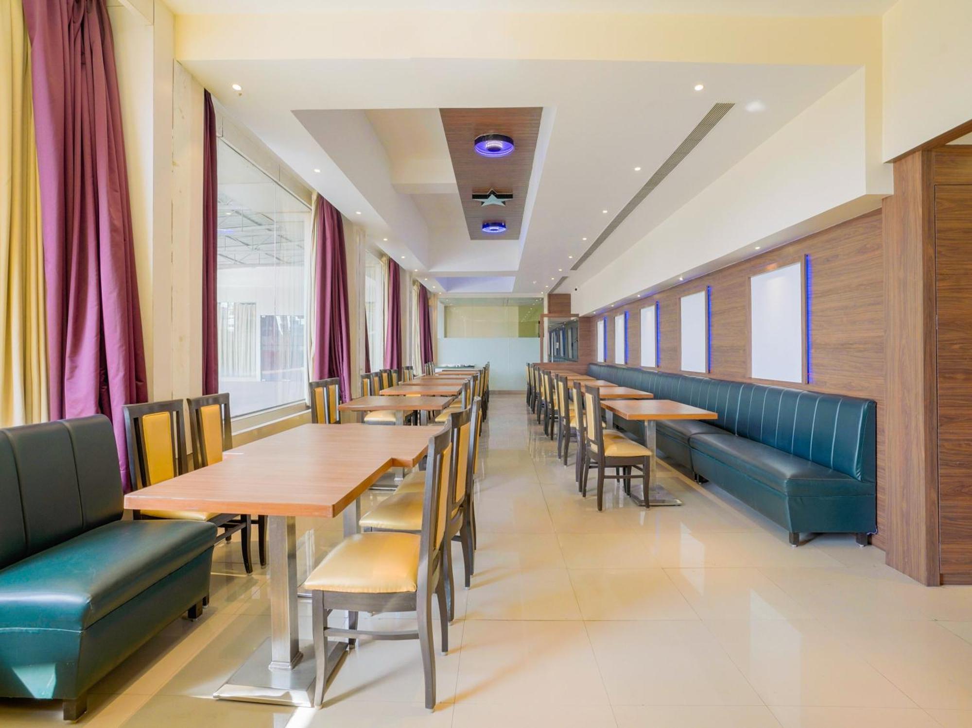 Hotel Krone A Family Hotel Near Igi Airport Delhi New Delhi Bagian luar foto