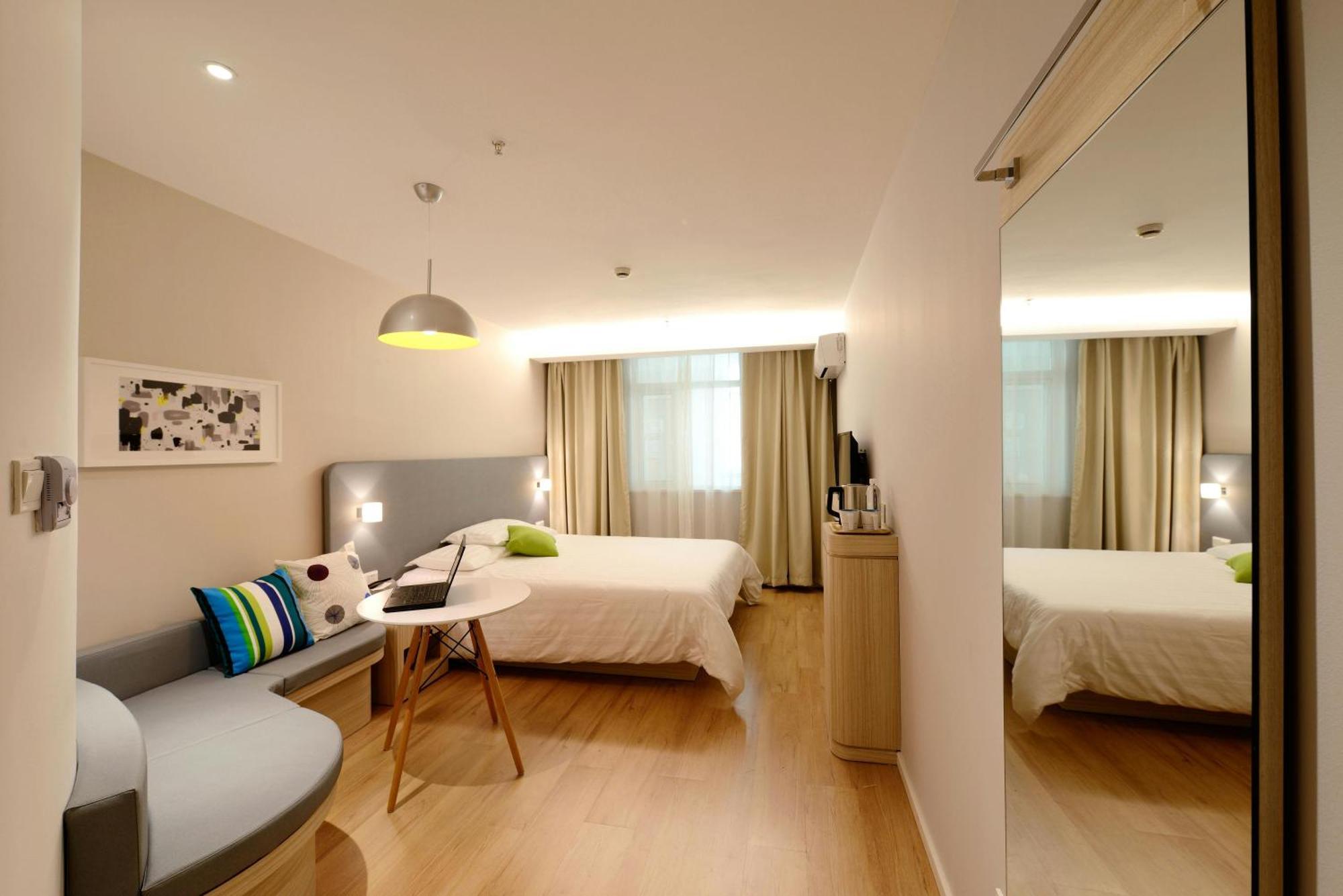 Hotel Krone A Family Hotel Near Igi Airport Delhi New Delhi Bagian luar foto